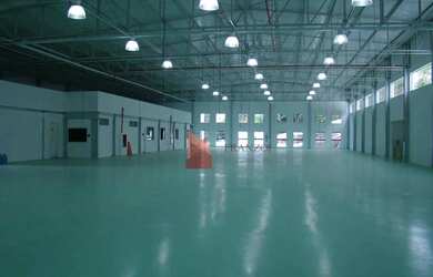 Imagem: O depósito possui 5 Vagas na garagem, 2.212m² de Área e