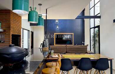 Imagem: A casa em condomínio possui 3 Dormitórios, 2 Banheiros, 2