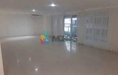 Imagem: O apartamento possui 4 Dormitórios, 5 Banheiros, 2 Vagas na