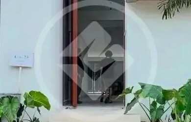 Imagem: A casa possui 5 Dormitórios, 5 Banheiros, 5 Vagas na garagem