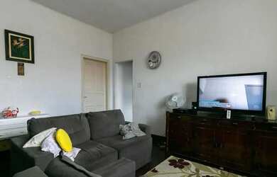 Imagem: A casa possui 3 Dormitórios, 1 Banheiro, 4 Vagas na garagem