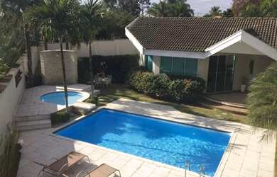 Imagem: A casa em condomínio possui 3 Dormitórios, 1 Banheiro, 4 Vagas