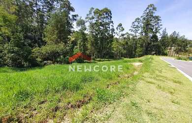 Imagem: O terreno possui 500m² de Área e está localizado em Pitas