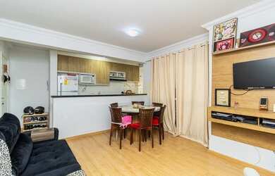 Imagem: O apartamento possui 3 Dormitórios, 1 Banheiro, 1 Vaga na garagem