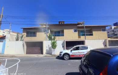 Imagem: A casa possui 3 Dormitórios, 3 Banheiros, 2 Vagas na garagem