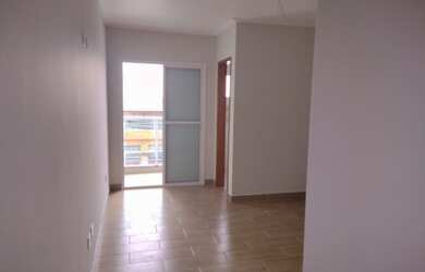 Imagem: A casa possui 3 Dormitórios, 4 Banheiros, 2 Vagas na garagem