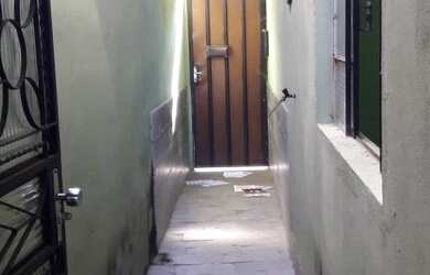 Imagem: A casa possui 4 Dormitórios, 3 Banheiros, 1 Vaga na garagem