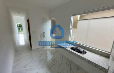 Imagem: A casa possui 2 Dormitórios, 1 Banheiro, 1 Vaga na garagem