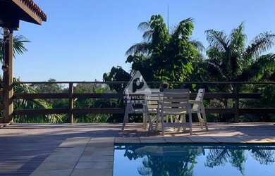 Imagem: A casa em condomínio possui 4 Dormitórios, 5 Banheiros, 2