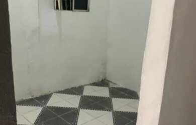 Imagem: A casa possui 1 Dormitório, 1 Banheiro e está localizado