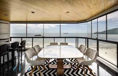 Imagem: O apartamento possui 4 Dormitórios, 3 Banheiros, 2 Vagas na