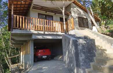 Imagem: A casa possui 2 Dormitórios, 2 Banheiros, 1 Vaga na garagem