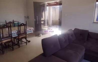 Imagem: A casa possui 5 Dormitórios, 1 Banheiro, 1 Vaga na garagem