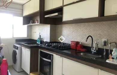 Imagem: O apartamento possui 2 Dormitórios, 1 Banheiro, 1 Vaga na garagem