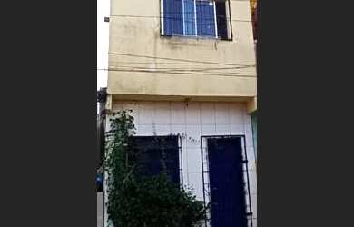 Imagem: A casa possui 1 Dormitório, 1 Banheiro e está localizado