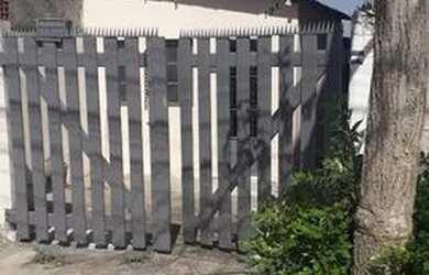 Imagem: A casa possui 1 Dormitório, 1 Banheiro, 1 Vaga na garagem