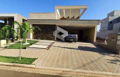 Imagem: A casa em condomínio possui 3 Dormitórios, 4 Banheiros, 4