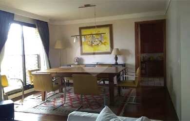 Imagem: O apartamento possui 3 Dormitórios, 5 Banheiros, 3 Vagas na