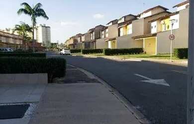 Imagem: A casa em condomínio possui 3 Dormitórios, 2 Banheiros, 3