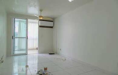 Imagem: O apartamento possui 3 Dormitórios, 2 Banheiros, 2 Vagas na