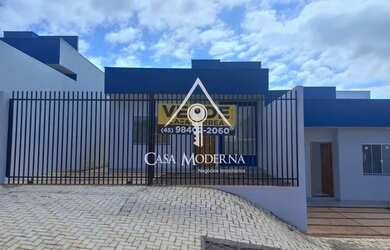 Imagem: A casa possui 2 Dormitórios, 1 Banheiro, 2 Vagas na garagem