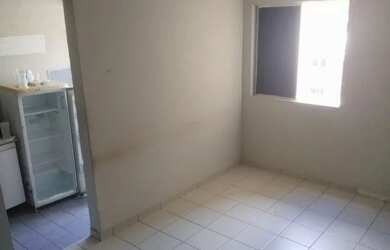 Imagem: O apartamento possui 2 Dormitórios, 1 Banheiro e 1 Vaga na