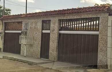 Imagem: A casa possui 1 Dormitório, 1 Banheiro, 1 Vaga na garagem e