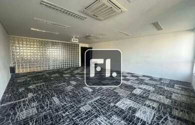 Imagem: O depósito possui 5 Vagas na garagem, 333m² de Área e está