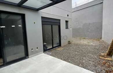 Imagem: A casa possui 2 Dormitórios, 1 Banheiro, 2 Vagas na garagem