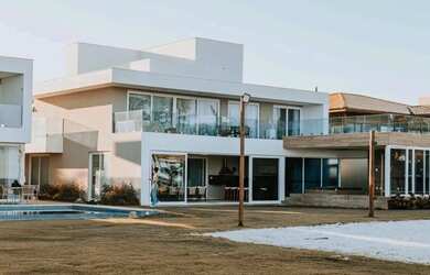 Imagem 4: Casa 8/4 para venda e locação em Guarajuba