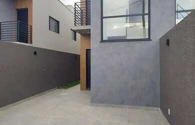 Imagem 2: Casa para locação e venda em Atibaia, na Avenida Lucas Nogueira Garcez