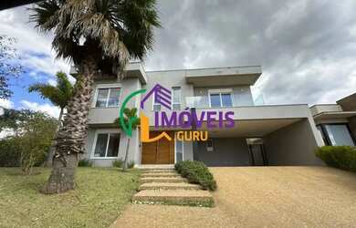 Imagem: A casa em condomínio possui 4 Dormitórios, 5 Banheiros, 4