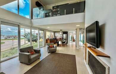 Imagem 5: Casa magnífica no condomínio Real Park com 3 suítes