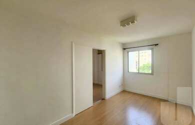 Imagem: O apartamento possui 1 Dormitório, 1 Banheiro, 1 Vaga na garagem