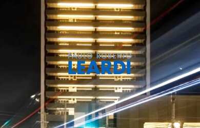 Imagem: O depósito possui 5 Vagas na garagem, 2.228m² de Área e