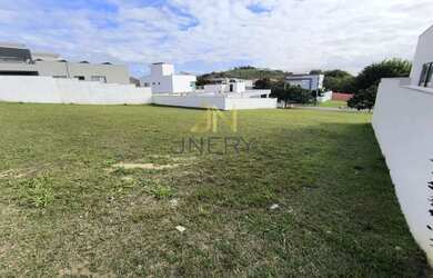 Imagem: O terreno à venda possui e está localizado em Alphaville