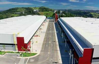 Imagem: O depósito possui 5 Vagas na garagem, 783m² de Área e está
