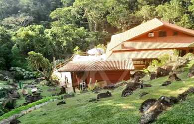 Imagem: A casa em condomínio possui 4 Dormitórios, 5 Banheiros, 5