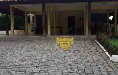 Imagem: A casa em condomínio possui 4 Dormitórios, 3 Banheiros, 5