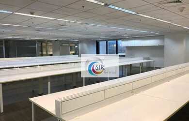 Imagem: O depósito possui 5 Vagas na garagem e 775m² de Área e está