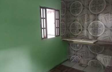 Imagem: A casa possui 1 Dormitório, 1 Banheiro e está localizado