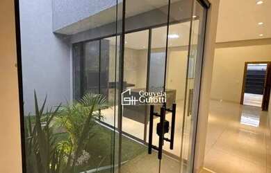 Imagem: A casa possui 3 Dormitórios, 2 Banheiros, 140m² de Área e