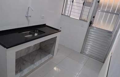 Imagem 2: Aluga Linda Casa. Varanda, Área de serviço, 40m² de Áreae1 Banheiro