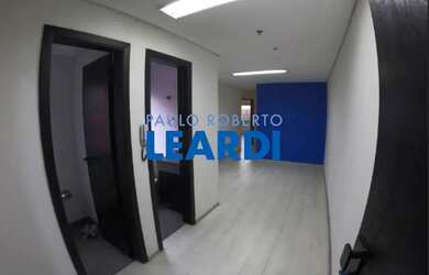 Imagem: O depósito possui 1 Vaga na garagem, 65m² de Área e está