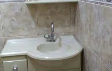 Imagem: A casa em condomínio possui 1 Dormitório, 1 Banheiro, 1 Vaga