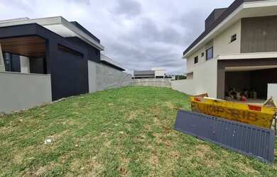 Imagem: O terreno possui 250m² de Área, Imóvel novo e está localizado