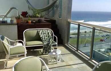 Imagem: O apartamento na cobertura possui 3 Dormitórios, 2 Banheiros