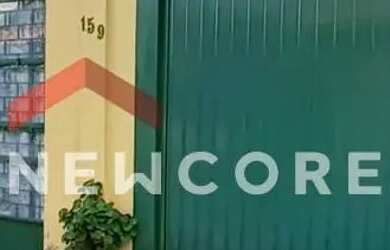 Imagem: A casa possui 3 Dormitórios, 3 Banheiros, 1 Vaga na garagem