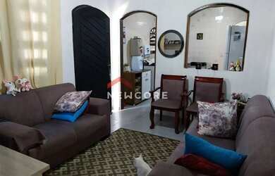 Imagem: A casa possui 2 Dormitórios, 1 Banheiro, 1 Vaga na garagem