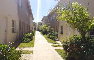 Imagem: A casa possui 2 Dormitórios, 2 Banheiros, 1 Vaga na garagem